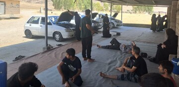 فیلم/ خدمت گزاری مردم روستای زیر تنگ بیجنوند به زائران اربعین‌حسینی