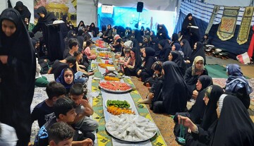 تصاویر/برگزاری سفره حضرت رقیه (س)در موکب سنگرسازان بی سنگر حسینی