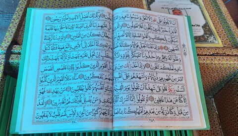 تصاویر/برگزاری مراسم ختم قرآن ویژه بانوان توسط گروه فرهنگی موکب سنگرسازان بی سنگر حسینی