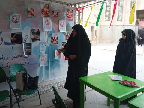 تصاویر/فعالیت طلاب مدرسه علمیه فاطمه زهرا(س) اراک در موکب امام رضا (ع)