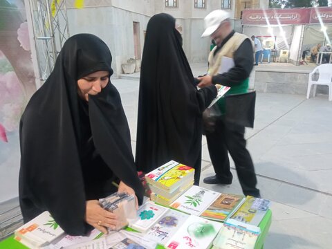 تصاویر/فعالیت طلاب مدرسه علمیه فاطمه زهرا(س) اراک در موکب امام رضا (ع)