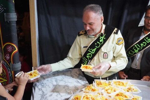 حضور فرمانده انتظامي استان يزد در موکب سيدالشهدا(ع) شهرستان تفت