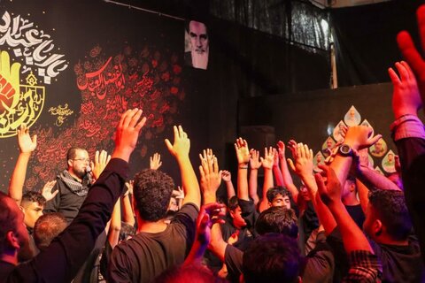 تصاویر/خدمت‌رسانی موکب علی بن باقر کاشان به زائران اربعین در کربلا