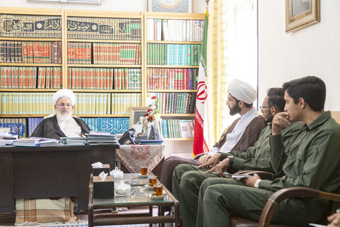 دیدار خبرنگاران با آیت الله ناصری