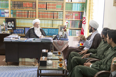 دیدار خبرنگاران با آیت الله ناصری