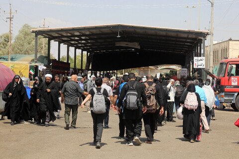 تصاویر/ تردد زائرین از مرز خسروی