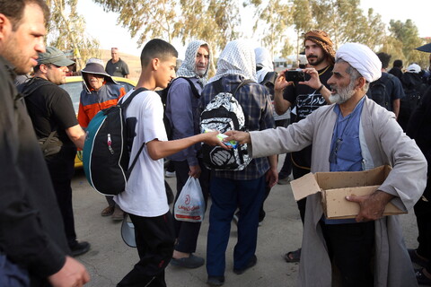 تصاویر/ تردد زائرین از مرز خسروی