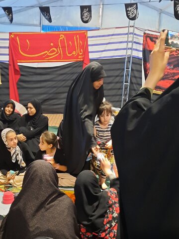 تصاویر/برگزاری سفره حضرت رقیه (س)در موکب سنگرسازان بی سنگر حسینی