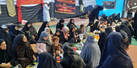 تصاویر/برگزاری سفره حضرت رقیه (س)در موکب سنگرسازان بی سنگر حسینی