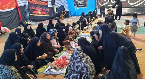 تصاویر/برگزاری سفره حضرت رقیه (س)در موکب سنگرسازان بی سنگر حسینی