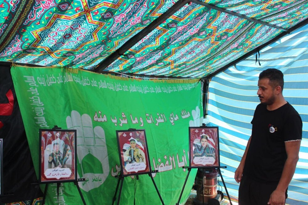 قسم الشؤون الفكرية في العتبة العباسية يقدم خدماته الثقافية والمعرفية لزائري أربعين الإمام الحسين (عليه السلام)