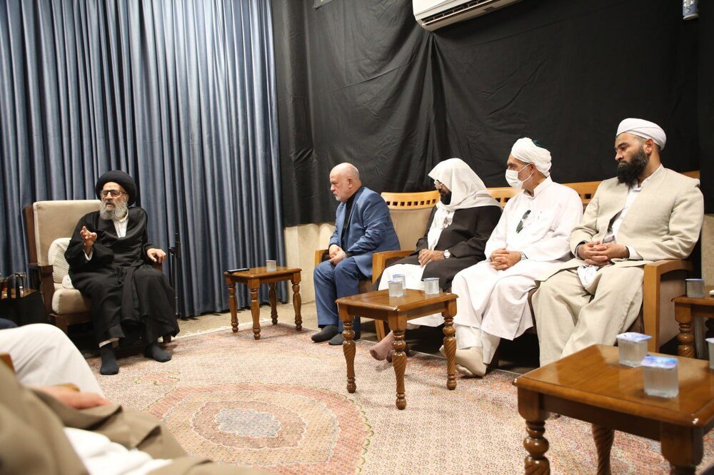 آية الله المدرسي يحذّر من مؤامرات التفرقة ويدعو إلى الوحدة الإسلامية
