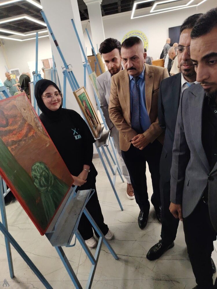 معرض تشكيلي في ديالى بعنوان "الحسين عليه السلام.. دلالة وعبر" + صور