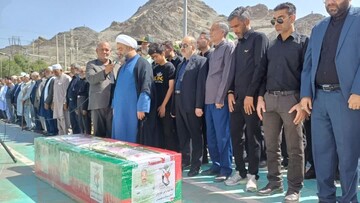 تصاویر/ آئین تشییع و خاکسپاری شهید خداداد باقری در زاهدان