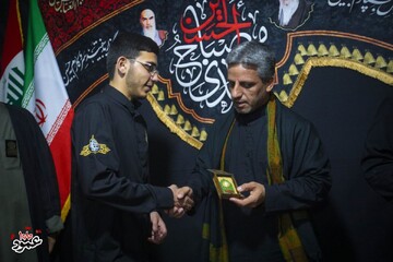 تقدیر از سفیران قرآنی کریمه اهل‌بیت(س) در موکب حرم قم