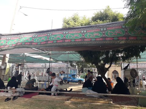 تصاویری از خدمت رسانی موکب اعظم امام خامنه ای در خرم آباد به زائران اربعین حسینی