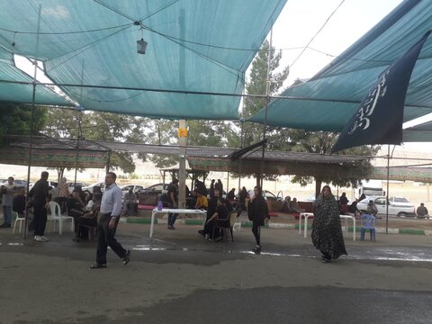 تصاویری از خدمت رسانی موکب اعظم امام خامنه ای در خرم آباد به زائران اربعین حسینی