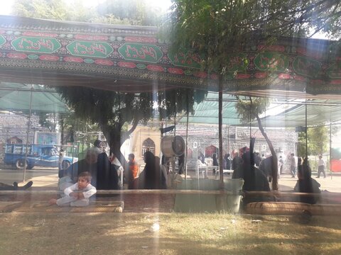 تصاویری از خدمت رسانی موکب اعظم امام خامنه ای در خرم آباد به زائران اربعین حسینی