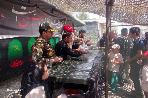 تصاویر/ موکب رهپویان ولایت تیپ ۲۸۱ نزاجا میزبان زائران اربعین حسینی(ع)