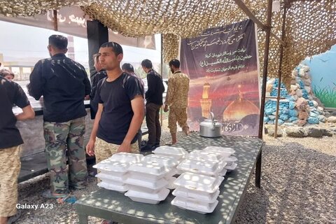 تصاویر/ موکب رهپویان ولایت تیپ ۲۸۱ نزاجا میزبان زائران اربعین حسینی(ع)