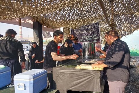 تصاویر/ موکب رهپویان ولایت تیپ ۲۸۱ نزاجا میزبان زائران اربعین حسینی(ع)