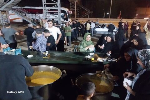 تصاویر/ موکب رهپویان ولایت تیپ ۲۸۱ نزاجا میزبان زائران اربعین حسینی(ع)