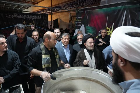 تصاویر بازدید نماینده ولی فقیه در لرستان از مواکب حسینی