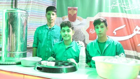 تصاویر / خدمت رسانی موکب‌های اربعین حسینی در اسدآباد