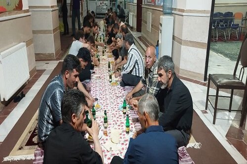 موکب ایران اباعبدالله(ع) در مدرسه نرجسیه(س) سنقر و کلیایی میزبان دل‌های عاشقان حسینی(ع)