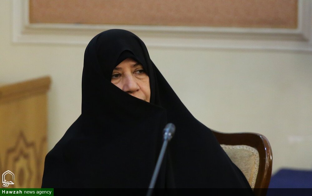 اربعین حسینی یادگار نهضت رسانه‌ای حضرت زینب(س) است 