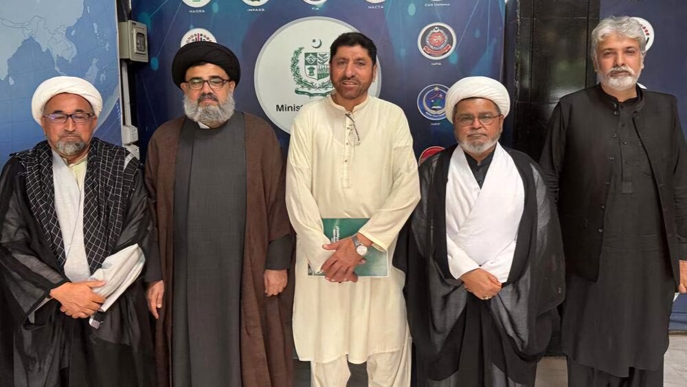 حکومت اور زائرین کمیٹی کے نمائندوں کا اہم اجلاس / زائرین کے امور پر تبادلہ خیال اور احکامات جاری