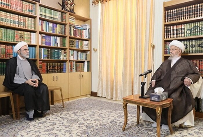 آية الله العظمى مكارم الشيرازي: الحفاظ على النظام الإسلامي عبادة
