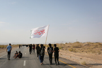 فیلم/ مراسم پیاده‌روی جاماندگان اربعین حسینی منطقه توکهور و هشتبندی شهرستان میناب