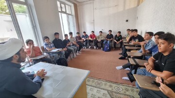 تصاویر/  حضور طلاب مدرسه علمیه صاحب‌الزمان (عج) مرند در حلقات معرفتی برنامه‌های تابستانی
