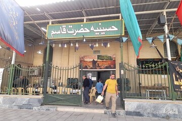 ارائه موکب حضرت قاسم(ع) کرمانشاه با خدمات ۲۴ ساعته به زائرین اربعین+تصاویر