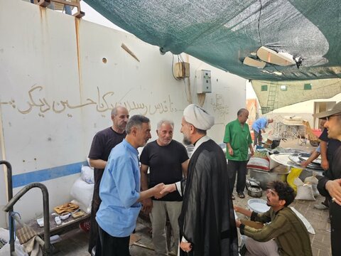 تصاویر / بازدید امام جمعه قزوین از مواکب استان در مسیر پیاده روی اربعین حسینی