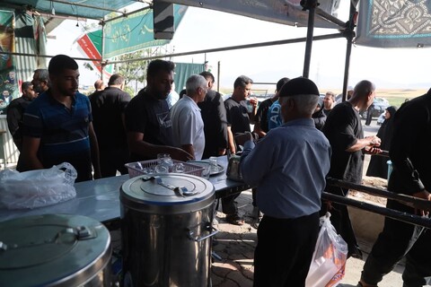 تصاویر / بازدید امام جمعه همدان از موکب‌های سراسر استان