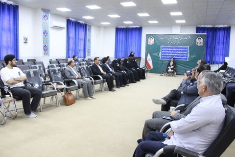 تصاویر نشست هم‌اندیشی سازمان‌های مردم نهاد لرستان با نماینده ولی فقیه در این استان