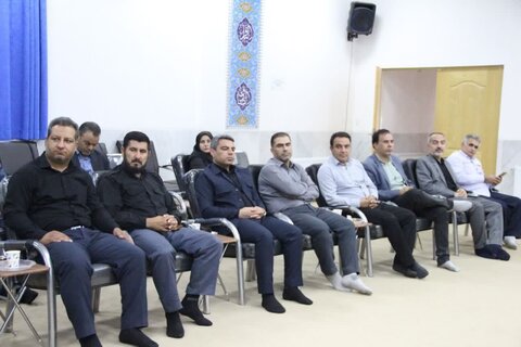 تصاویر نشست هم‌اندیشی سازمان‌های مردم نهاد لرستان با نماینده ولی فقیه در این استان