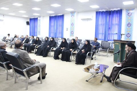 تصاویر نشست هم‌اندیشی سازمان‌های مردم نهاد لرستان با نماینده ولی فقیه در این استان