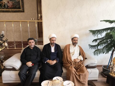 تصاویر/  دیدار مسئول دفتر نمایندگی ولی فقیه در سپاه عاشورا با خانواده شهید امیرمحمد رادمهر