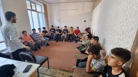 تصاویر/  حضور طلاب مدرسه علمیه صاحب‌الزمان (عج) مرند در حلقات معرفتی برنامه‌های تابستانی