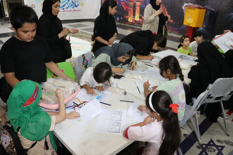 تصاویر/ اجرای ویژه برنامه «جا ماندگان اربعین حسینی» در ایستگاه متروی میدان کهن تبریز