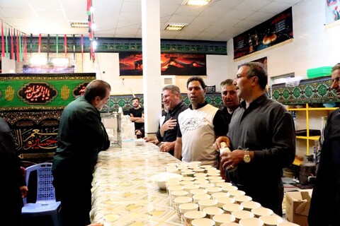 تصاویر / حال و هوای موکب‌های خدمت رسان به زائران اربعین حسینی در همدان