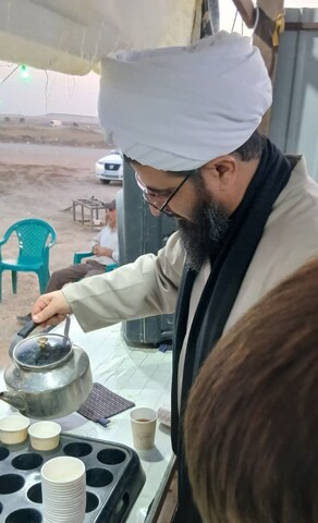 تصاویر / خدمت رسانی امام جمعه فامنین به زائران اربعین حسینی