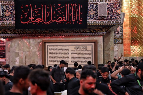 تصاویر/حال و هوای حرم حضرت عباس (ع)در شب اربعین حسینی