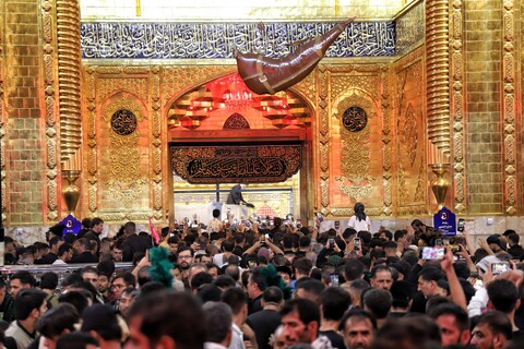 تصاویر/حال و هوای حرم حضرت عباس (ع)در شب اربعین حسینی