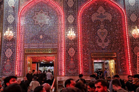تصاویر/حال و هوای حرم حضرت عباس (ع)در شب اربعین حسینی