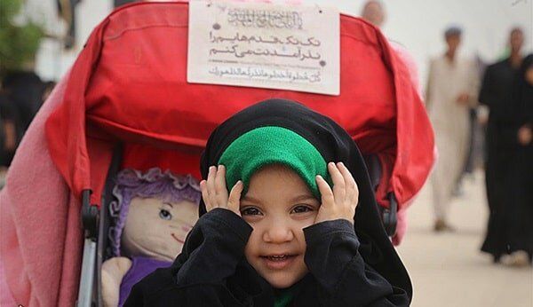 آیا بردن کودکان به پیاده‌روی اربعین کار درستی است؟