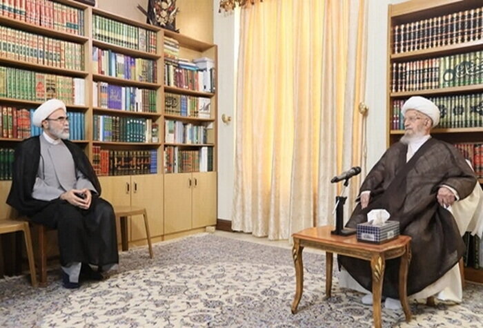 آية الله العظمى مكارم الشيرازي: الحفاظ على النظام الإسلامي عبادة